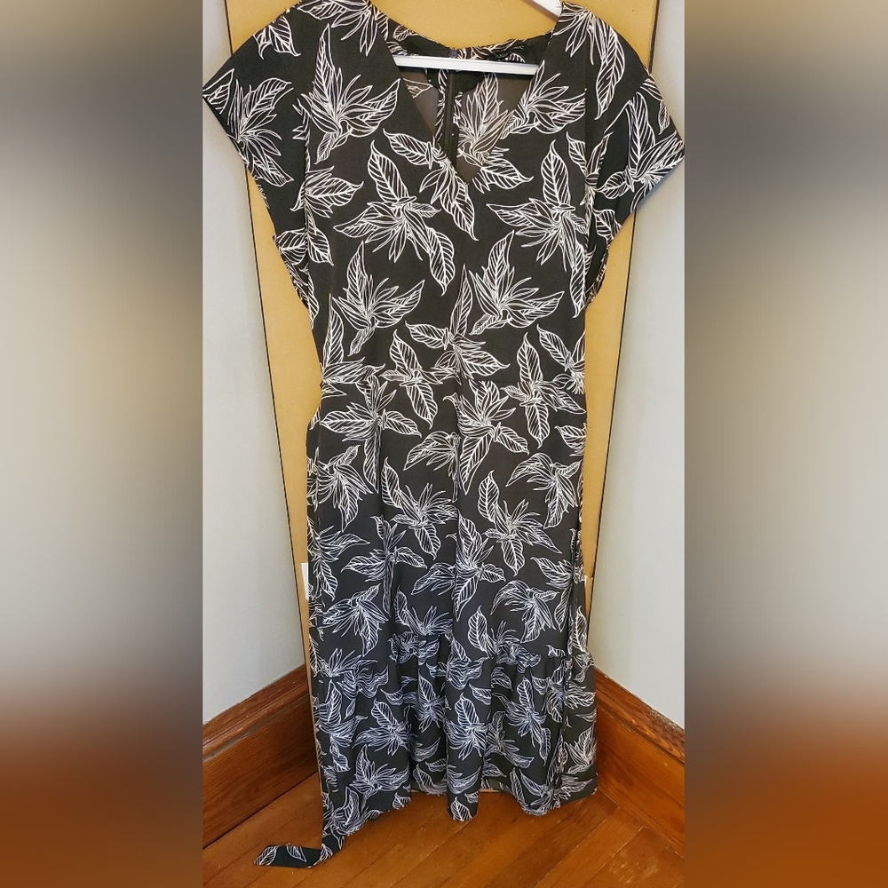 Elegant Brown and White Leaf Print Dress